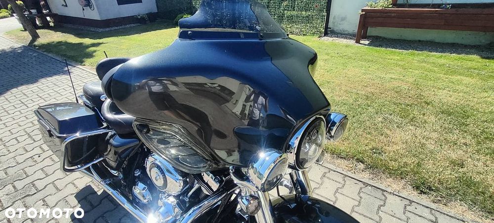 Harley-Davidson Touring Street Glide - 10