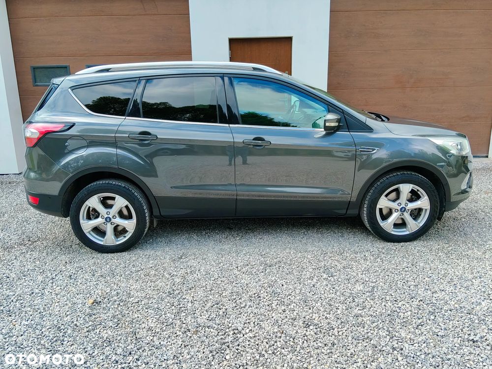 Ford Kuga 2.0 TDCi 2x4 Titanium - 8