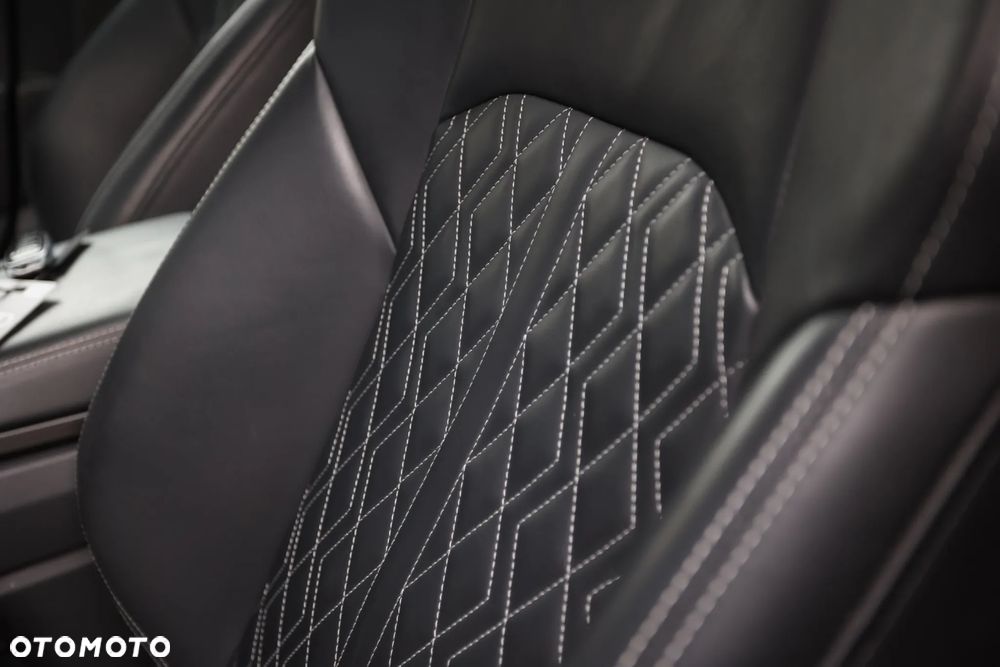 Audi A6 Avant 40 TDI quattro S tronic S line - 24