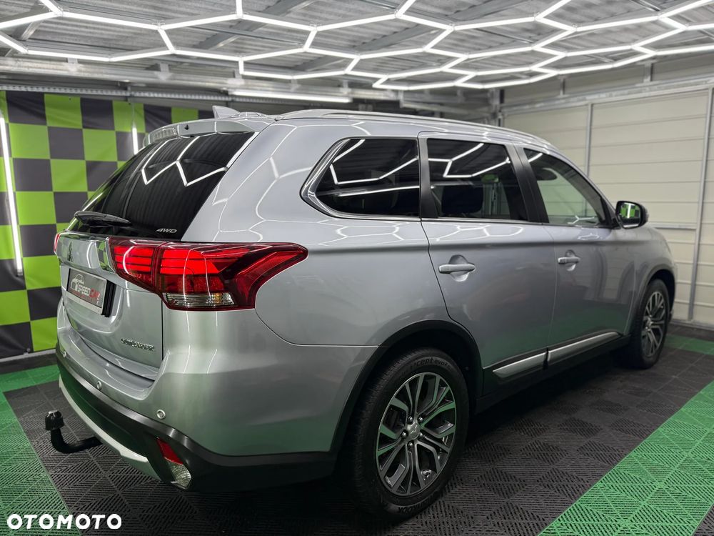 Mitsubishi Outlander 2.2 DI-D 4WD Intense - 1