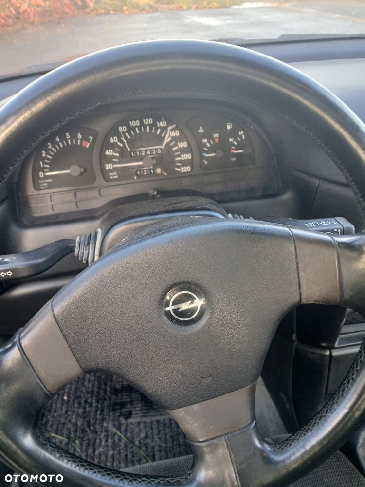 Opel Vectra - 9