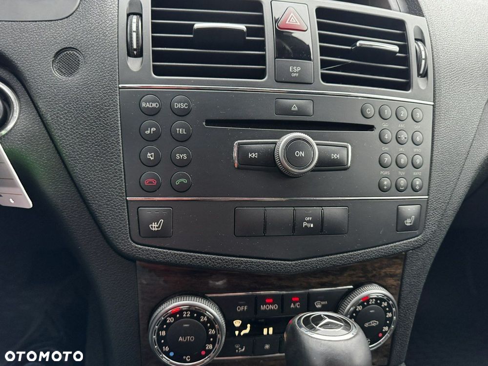 Mercedes-Benz Klasa C 200 (BlueEFFICIENCY) 7G-TRONIC Elegance - 25