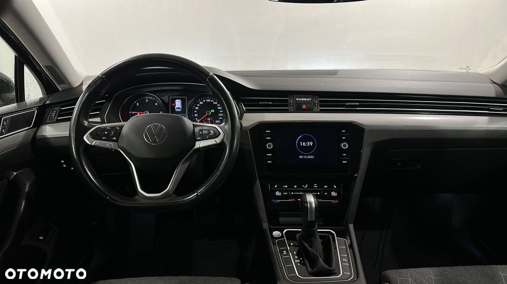 Volkswagen Passat - 10