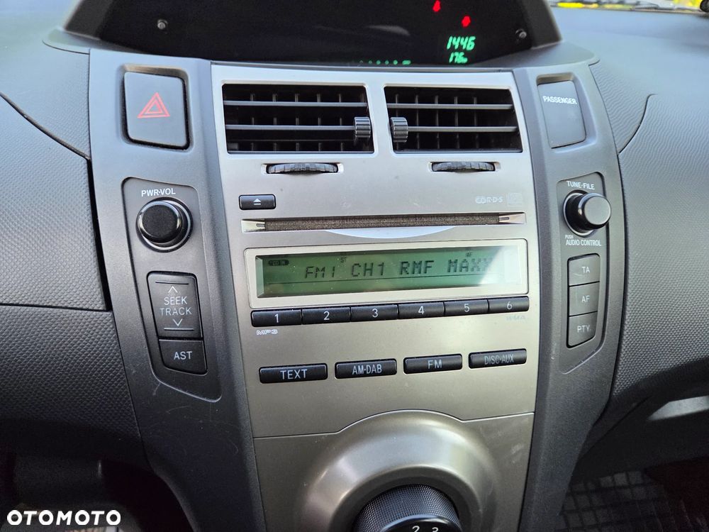 Toyota Yaris - 13