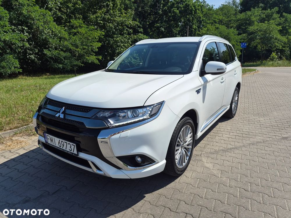 Mitsubishi Outlander - 1