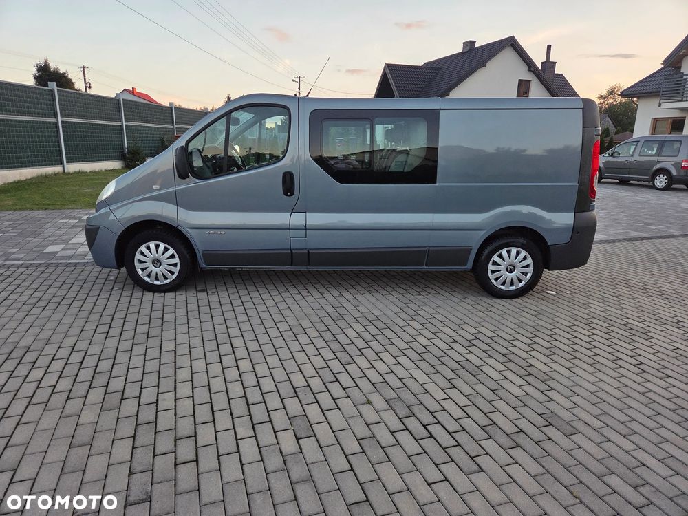Renault TRAFIC VIVARO LONG KLIMA TEMPOMAT ORYGINAŁ DUBEL KABINA ZADBANY FULL OPCJA DOPOSAŻONY - 6