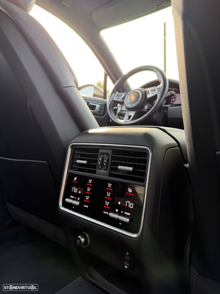 Porsche Cayenne Coupé Turbo S E-Hybrid Tiptronic S - 40