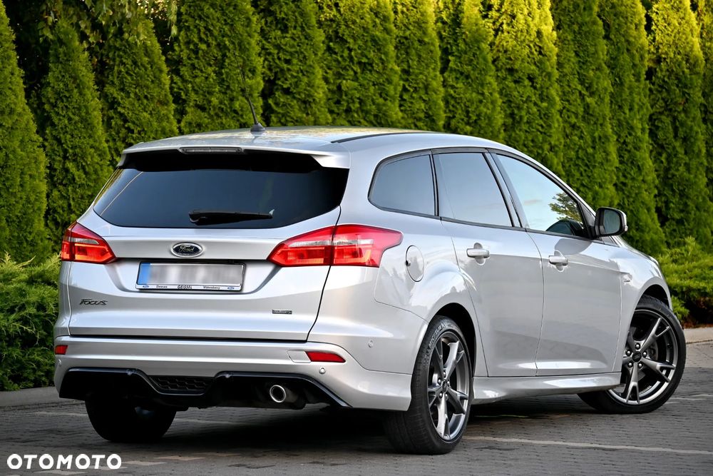 Ford Focus 1.5 EcoBoost ST-Line - 12