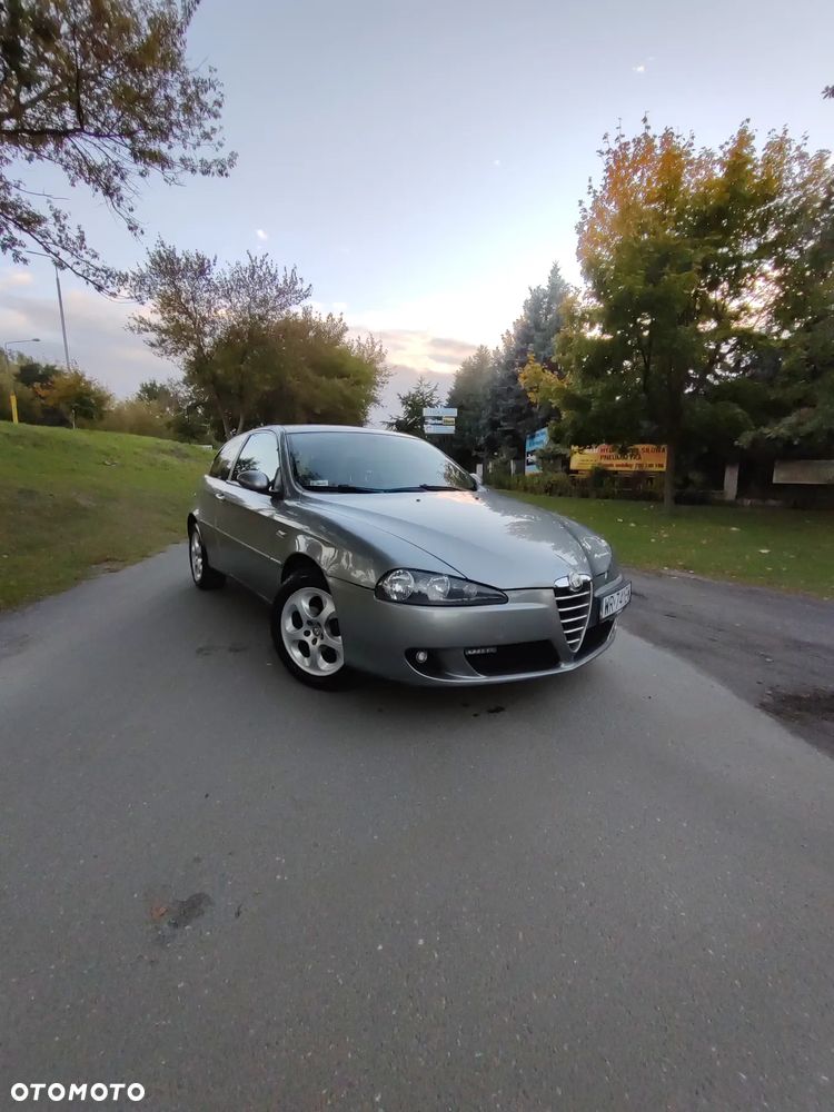 Alfa Romeo 147 2.0 Twin Spark Exclusive - 2