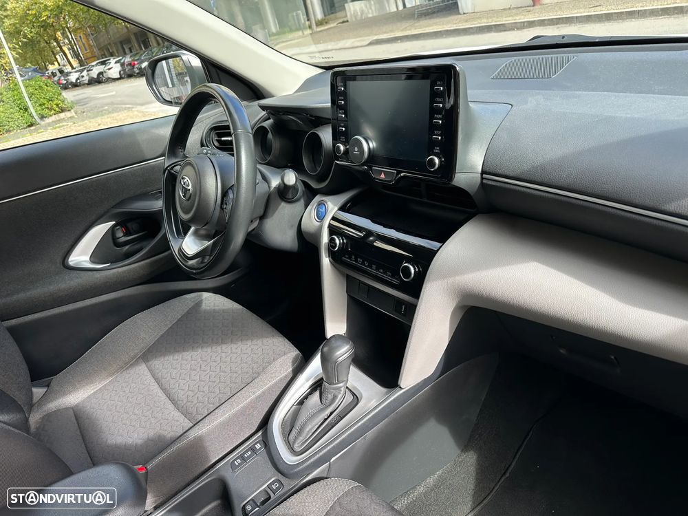 Toyota Yaris Cross 1.5 HDF Luxury - 18