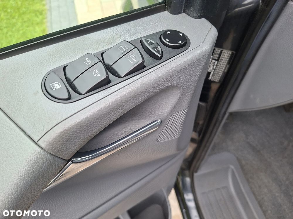Mercedes-Benz Viano - 16
