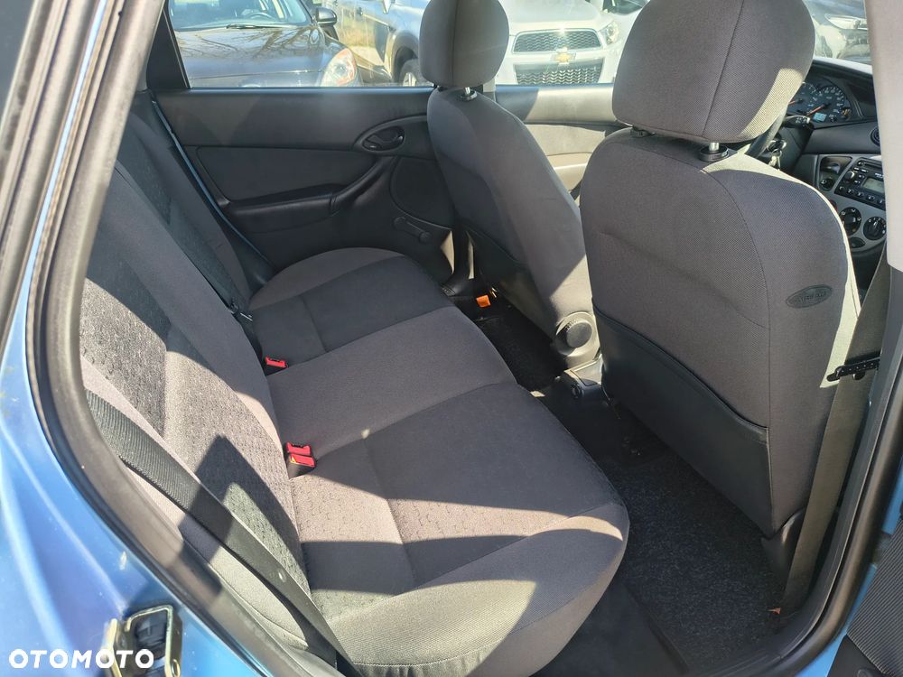 Ford Focus Ambiente - 27