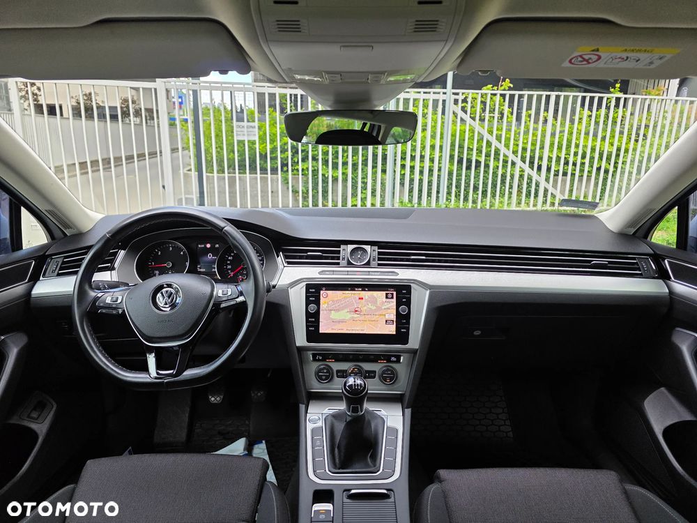 Volkswagen Passat 2.0 TDI SCR Comfortline - 9