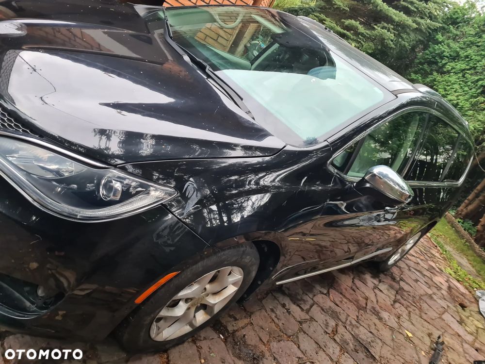 Chrysler Pacifica - 19