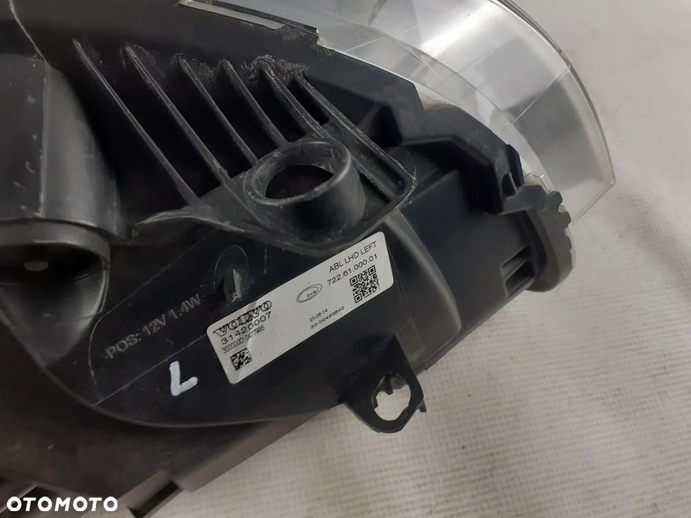 Lampa Volvo V40 lewa xenon 31420007  12-19r.4 - 5