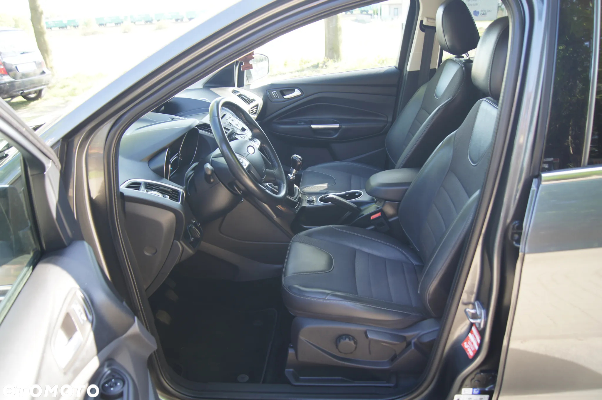 Ford Kuga 1.5 EcoBoost 2x4 Titanium - 9