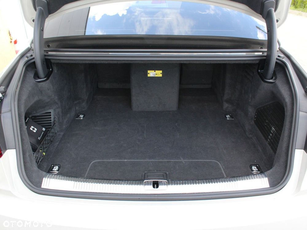 Audi A8 - 14
