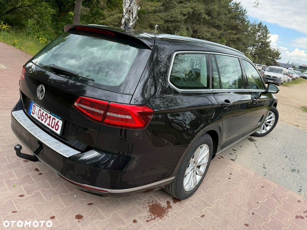 Volkswagen Passat - 4