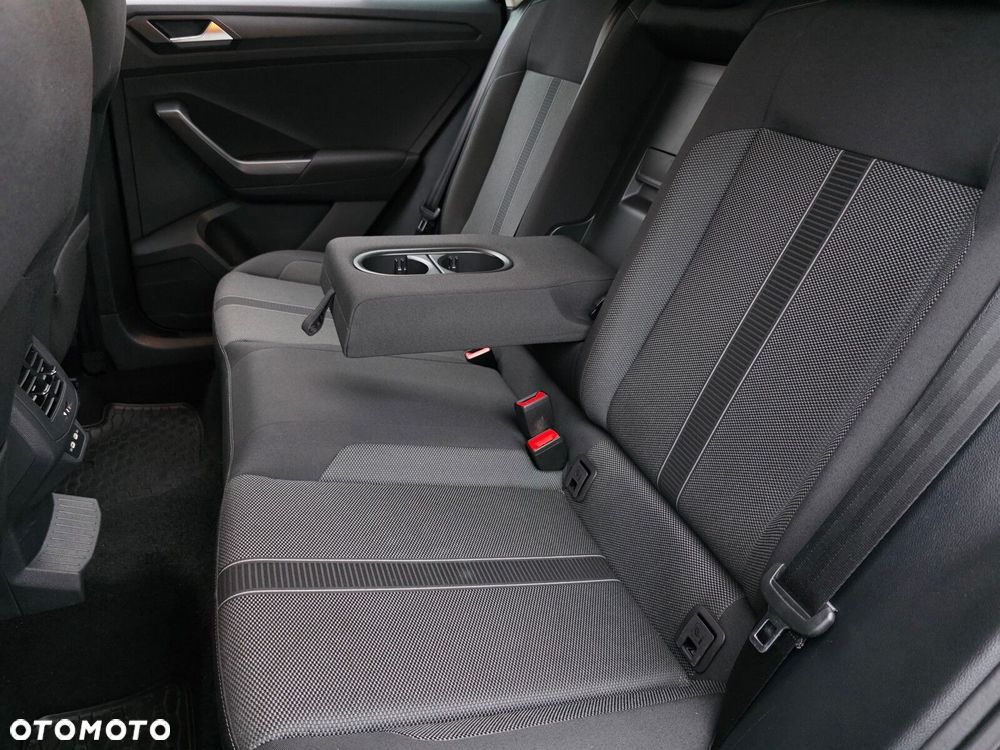 Volkswagen T-Roc 1.5 TSI Life - 24