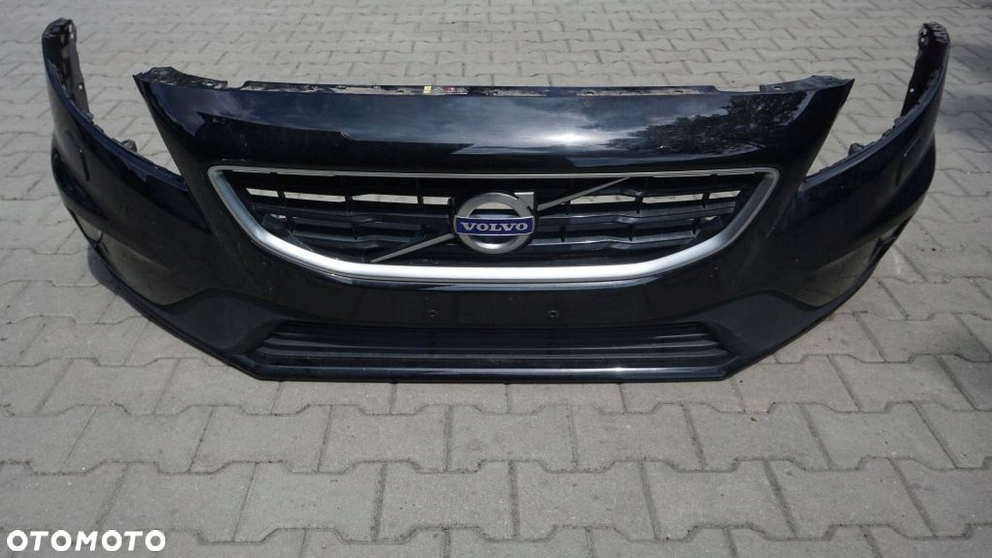 VOLVO V40 R DESIGN - KOMPLETNY ZDERZAK PRZÓD - KOLOR 717 - 1