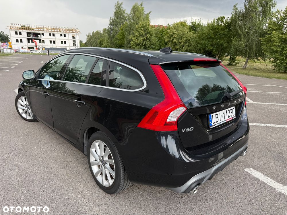 Volvo V60 D4 Geartronic RDesign - 14