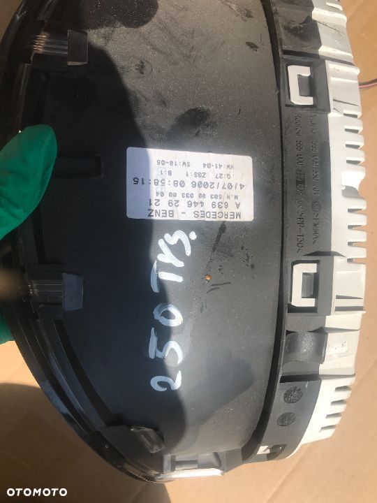 LICZNIK ZEGAR VITO W639 2,2 CDI EUROPA 6394462921 - 3