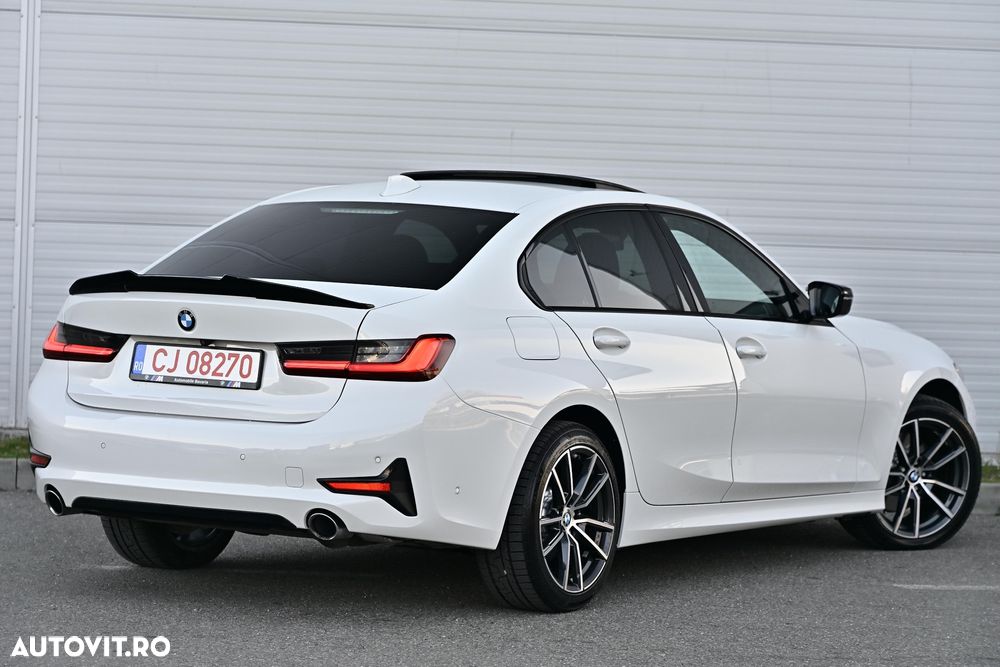 BMW Seria 3 330i xDrive Aut. Luxury Line - 4