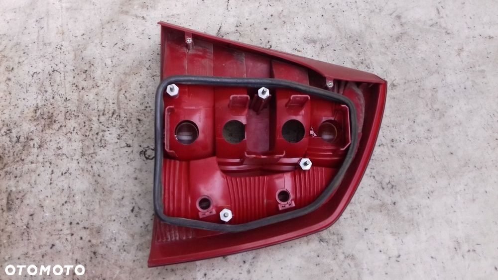 LAMPA LEWY TYŁ TYLNA SKODA OCTAVIA II HB 04-08 - 4