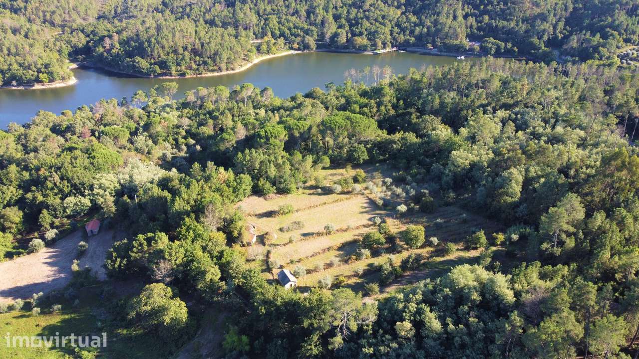 Quintinha próxima da Barragem de Fagilde, Rio Dão - Grande imagem: 2/17