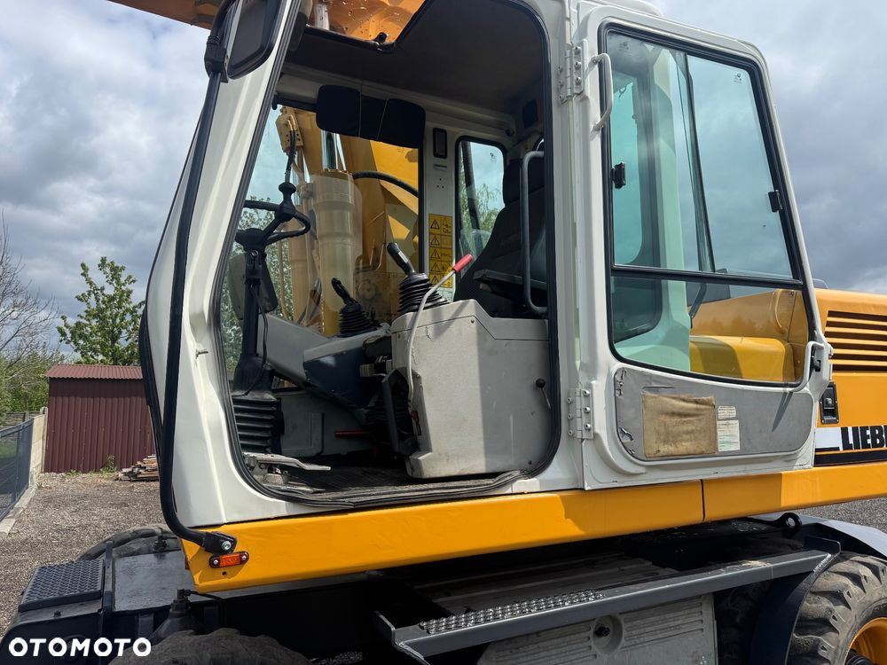 Liebherr 900B - 13