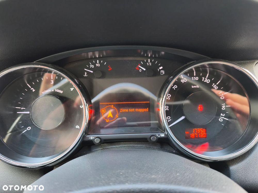Peugeot 5008 HDI 150 Allure - 26