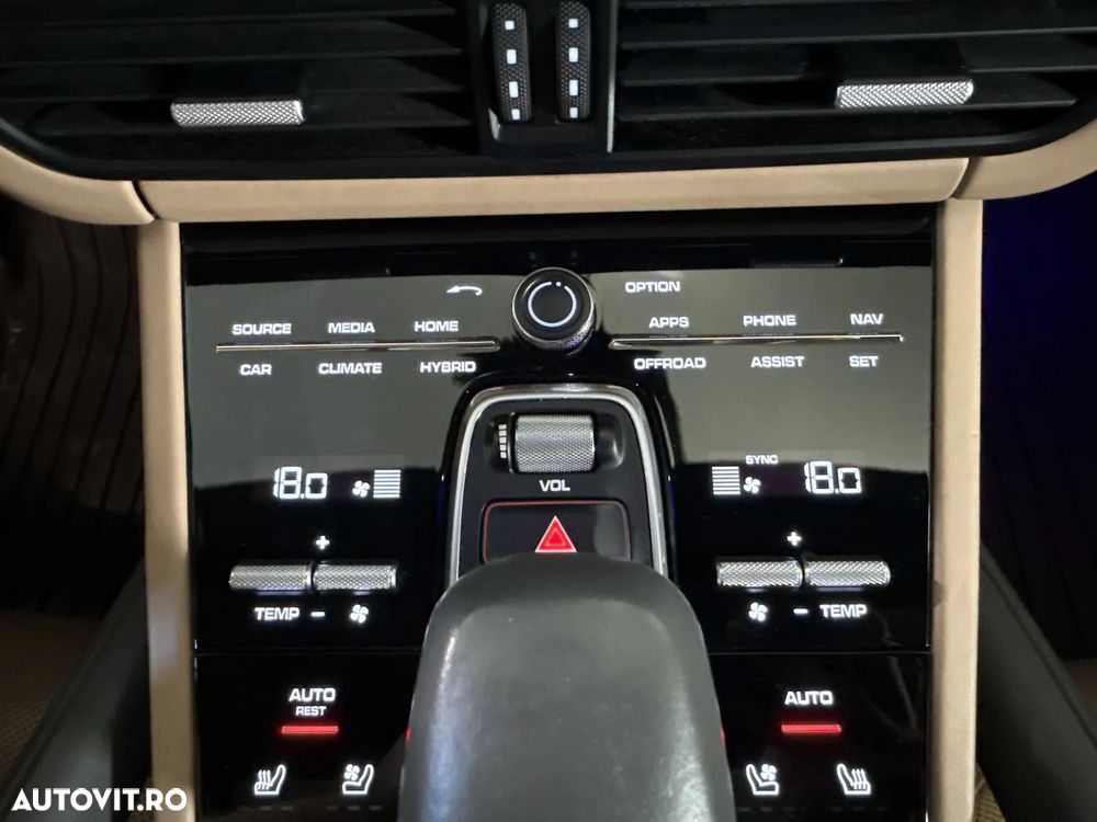 Porsche Cayenne - 19