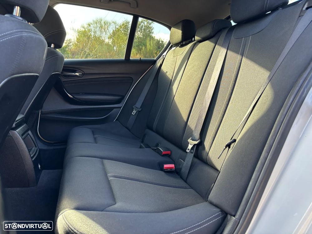 BMW 116 dA Line Sport - 7