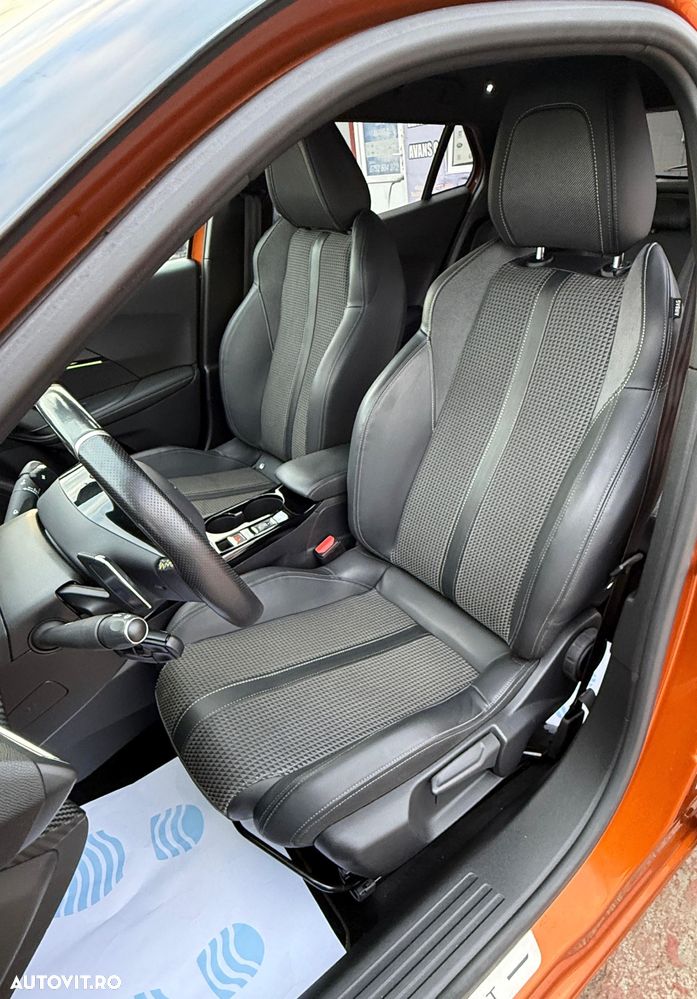 Peugeot 2008 PureTech 130 EAT8 GT Pack - 9