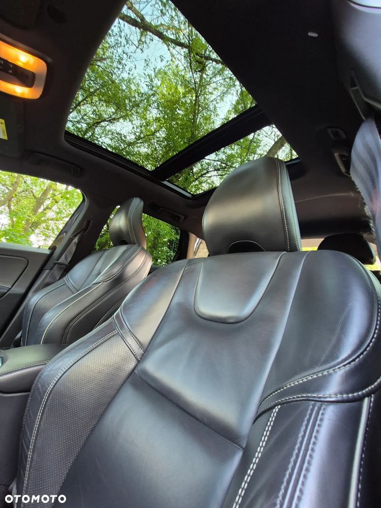 Volvo XC 60 D4 R-Design - 14