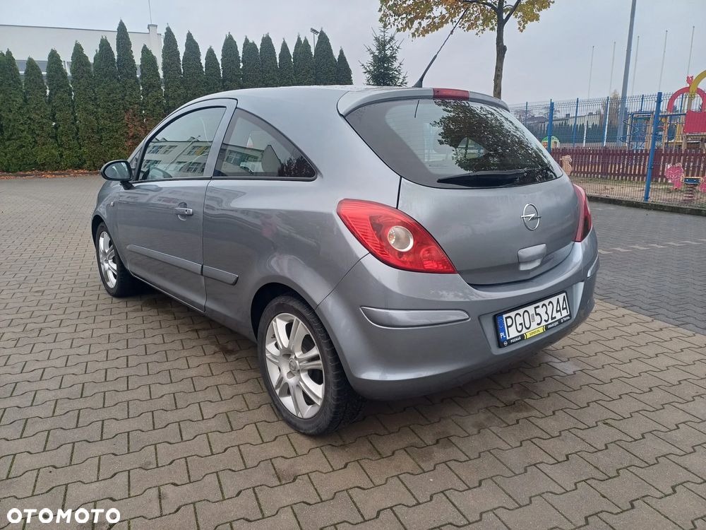Opel Corsa 1.2 16V Cosmo - 4
