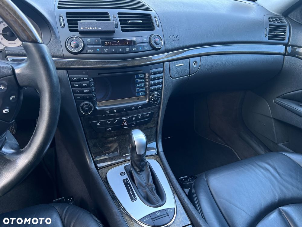 Mercedes-Benz Klasa E 320 CDI T Avantgarde - 26