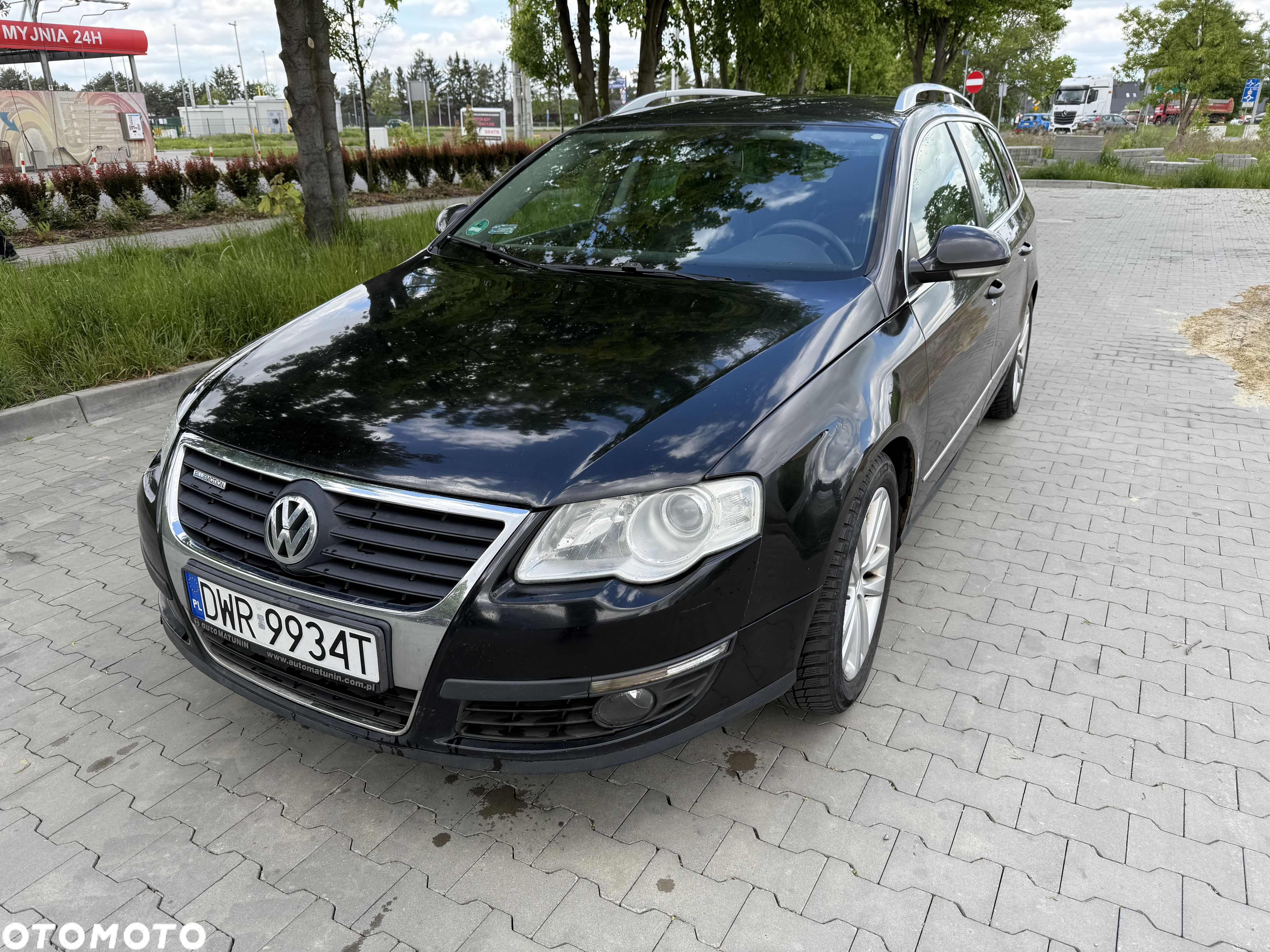 Volkswagen Passat - 1