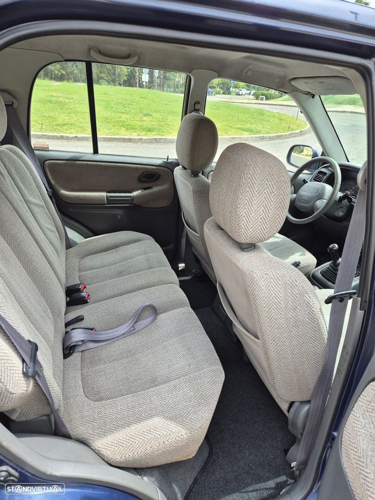 Suzuki Grand Vitara Metal Top 2.0 TDi - 6