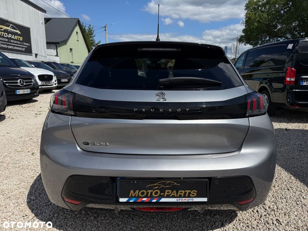 Peugeot 208 - 5