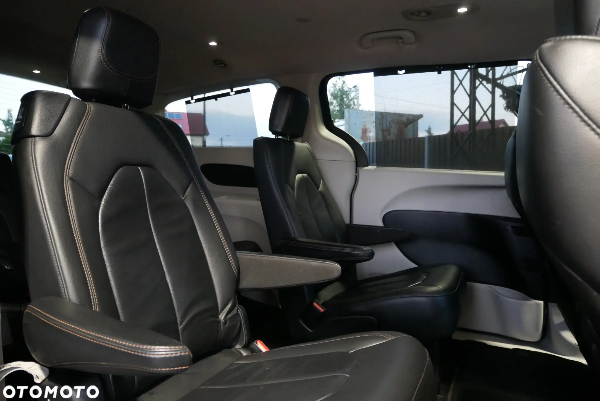 Chrysler Pacifica - 11