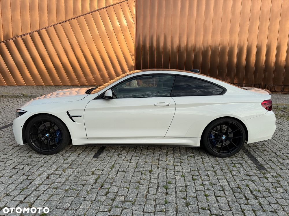 BMW M4 Coupe DKG - 14