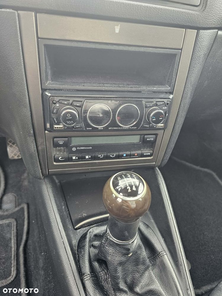 Volkswagen Bora 1.6 Comfortline - 11