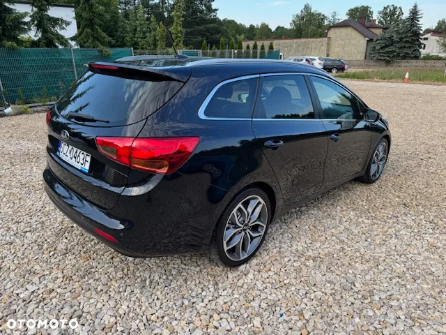 Kia Ceed 1.6 CRDi 128 ISG SW Platinum Edition - 14