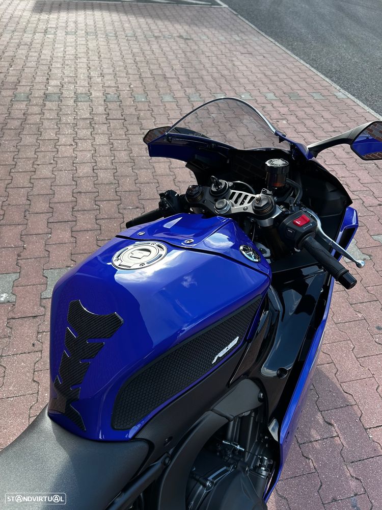 Yamaha YZF R9 - 10