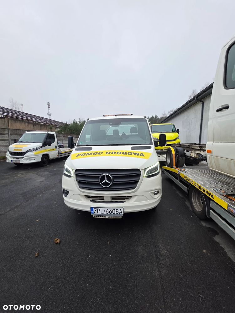 Mercedes-Benz Sprinter 519 - 19