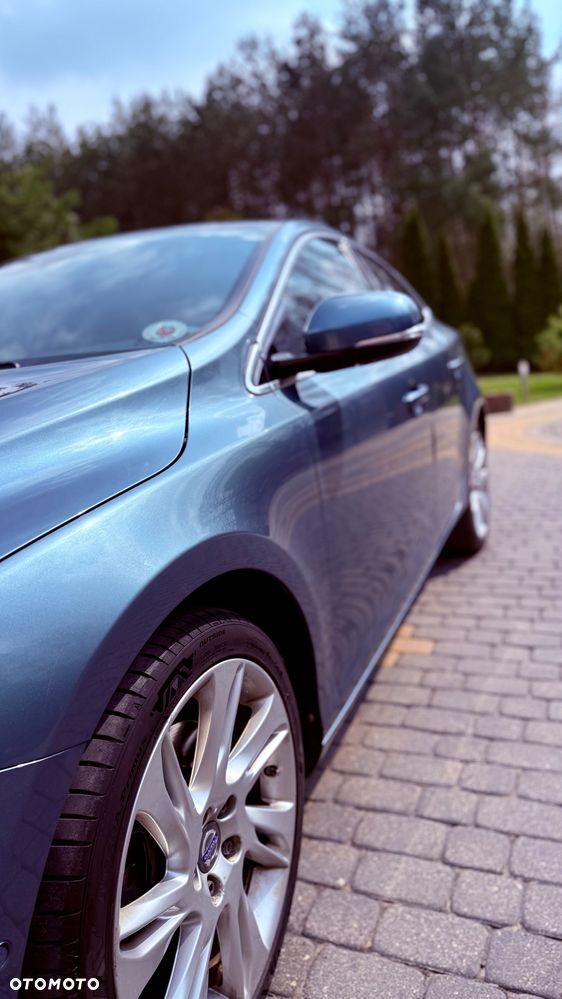 Volvo V40 D4 R-Design Summum - 4