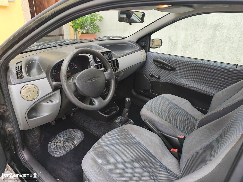 Fiat Punto 1.9 JTD HLX - 10