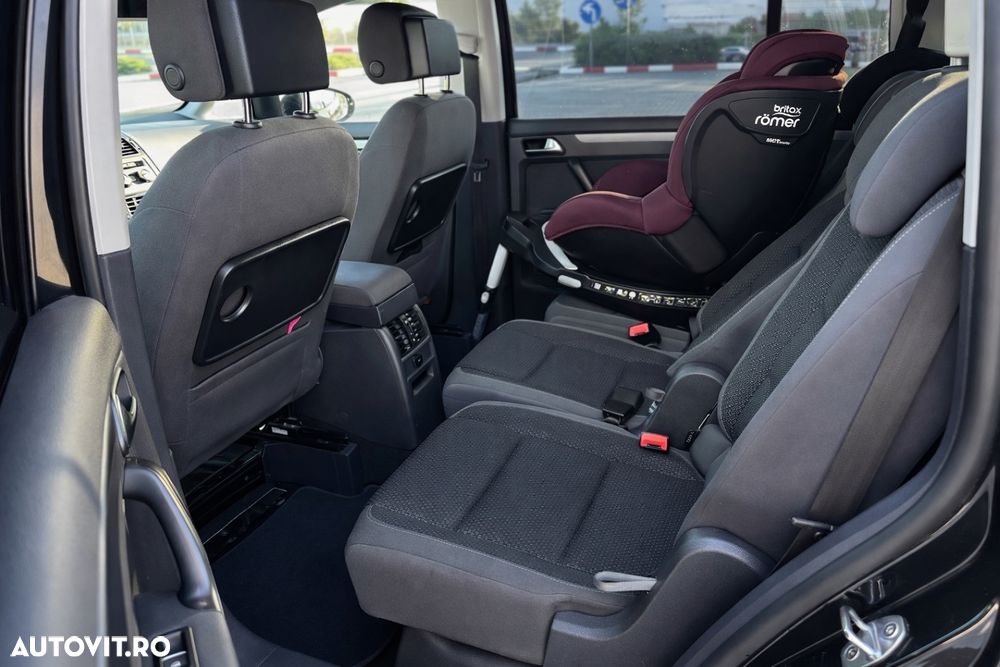 Volkswagen Touran - 9