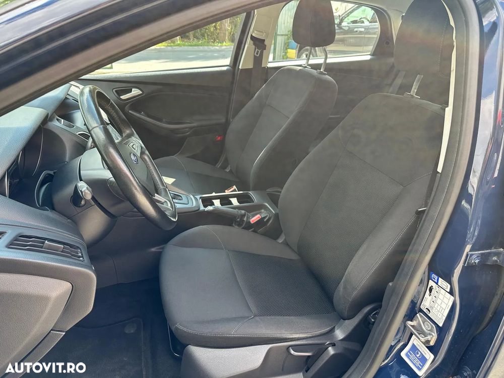 Ford Focus 1.5 TDCi Powershift Titanium - 11